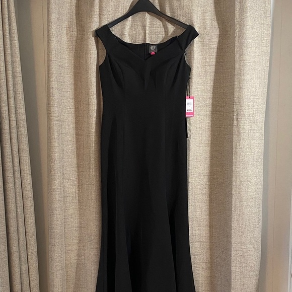 Vince Camuto Dresses & Skirts - Vince Camuto Women’s Sweetheart Neckline Evening Dress Black Size 6